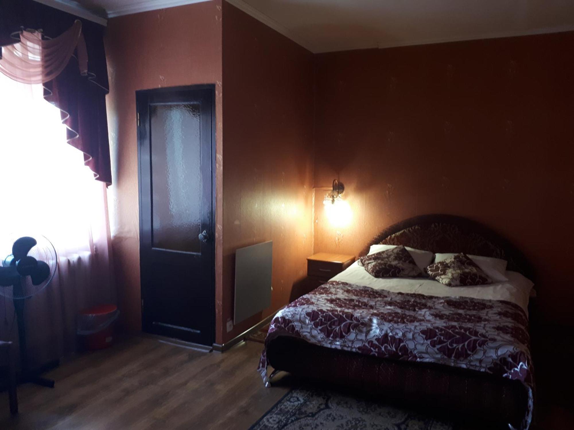 Hotel Gostynnyi Dvir Sharhorod Zewnętrze zdjęcie