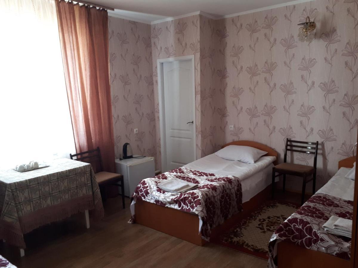 Hotel Gostynnyi Dvir Sharhorod Zewnętrze zdjęcie